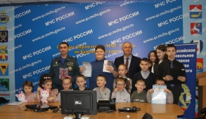 Награждение участников конкурса рисунков «Неопалимая купина»